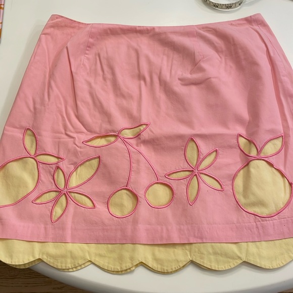 Lilly Pulitzer ladies mini skirt size 10 - Picture 1 of 4